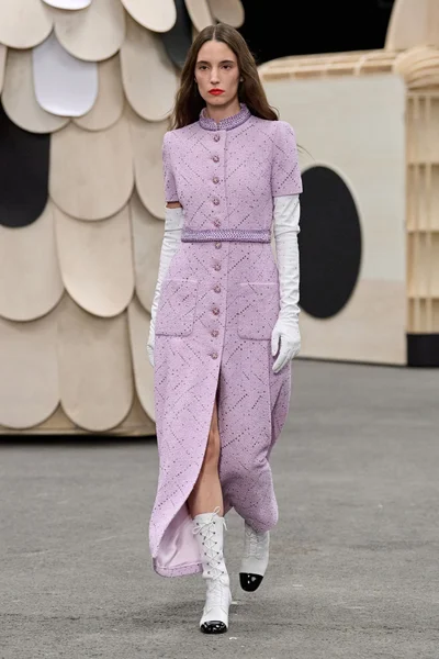 Look 19